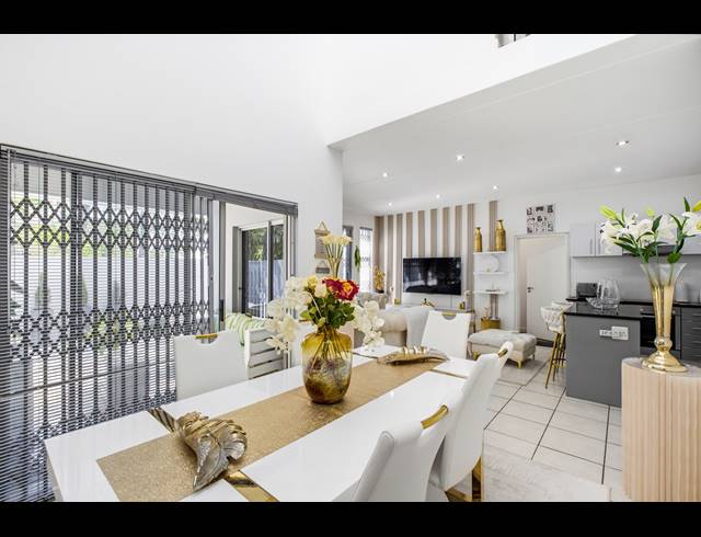 3 BEDROOM TOWNHOUSE FOR SALE IN BRYANSTON